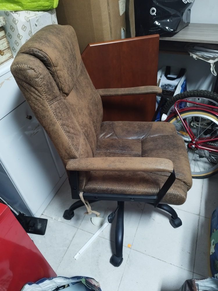 Cadeira de Escritório com Rodas