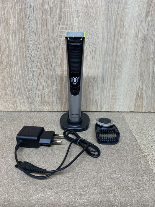 Електростанок Philips OneBlade Pro QP6520/20