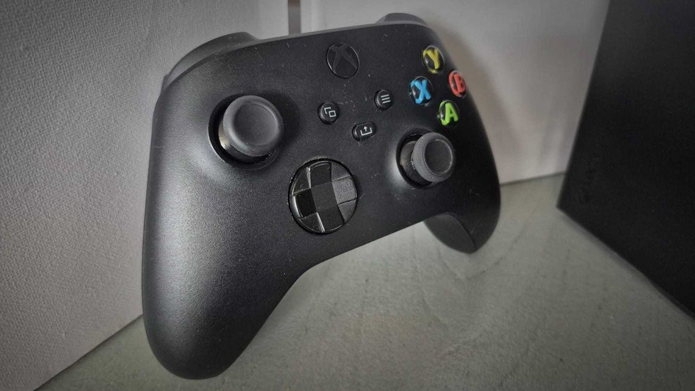 Xbox Series X 1TB + comando + cabos