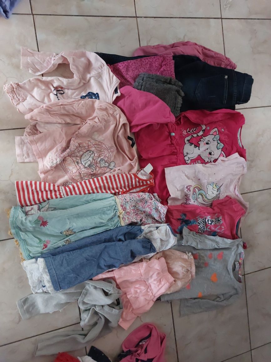 Paka dziewczynka rozmiar 98, 70sztuk