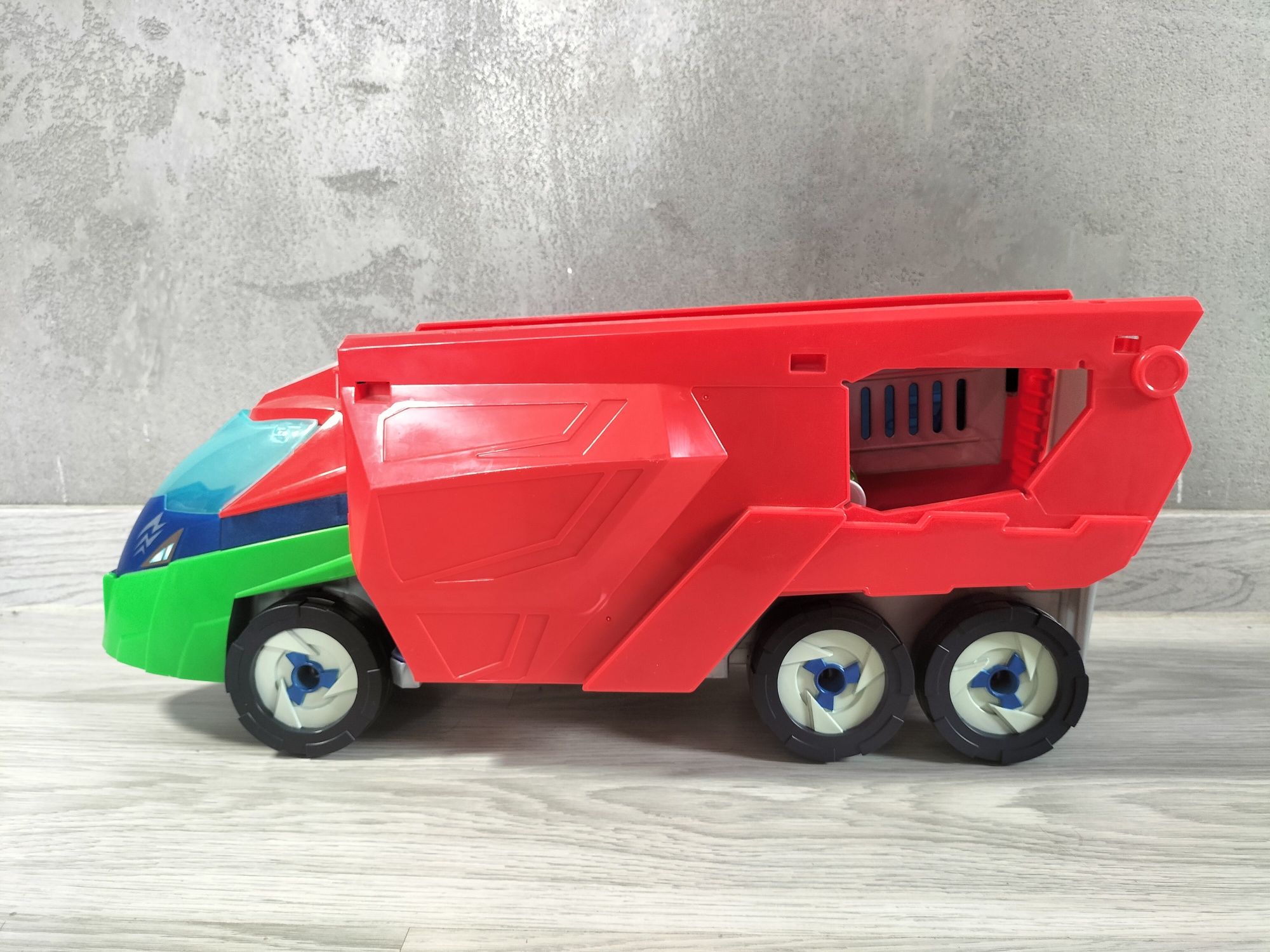 Duży pojazd transporter Pidżamersi Hasbro Pojazd transformujący PJ Mas
