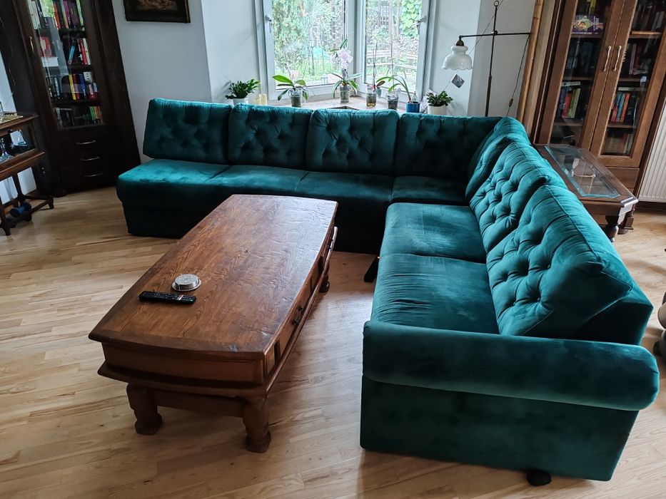 Pikowany narożnik chesterfield 280cm/300 plus pufa
