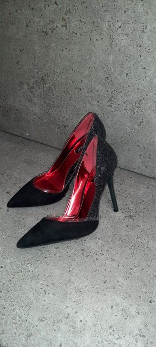 Szpilka smukla czarna z brokatem R40/26cm