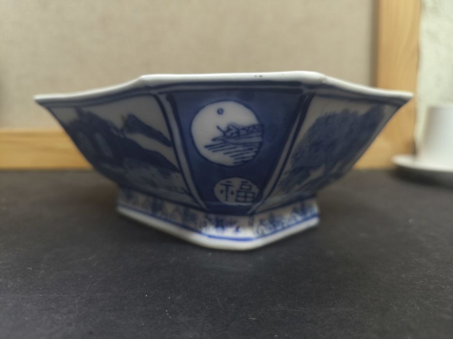Travessa/Taça Oriental Antiga em Porcelana Azul e Branca