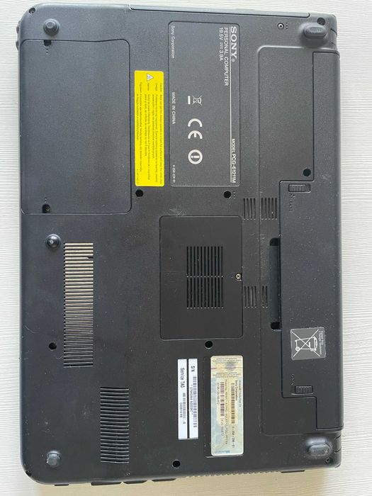 Laptop Sony Vaio, 14 calowy, zielony