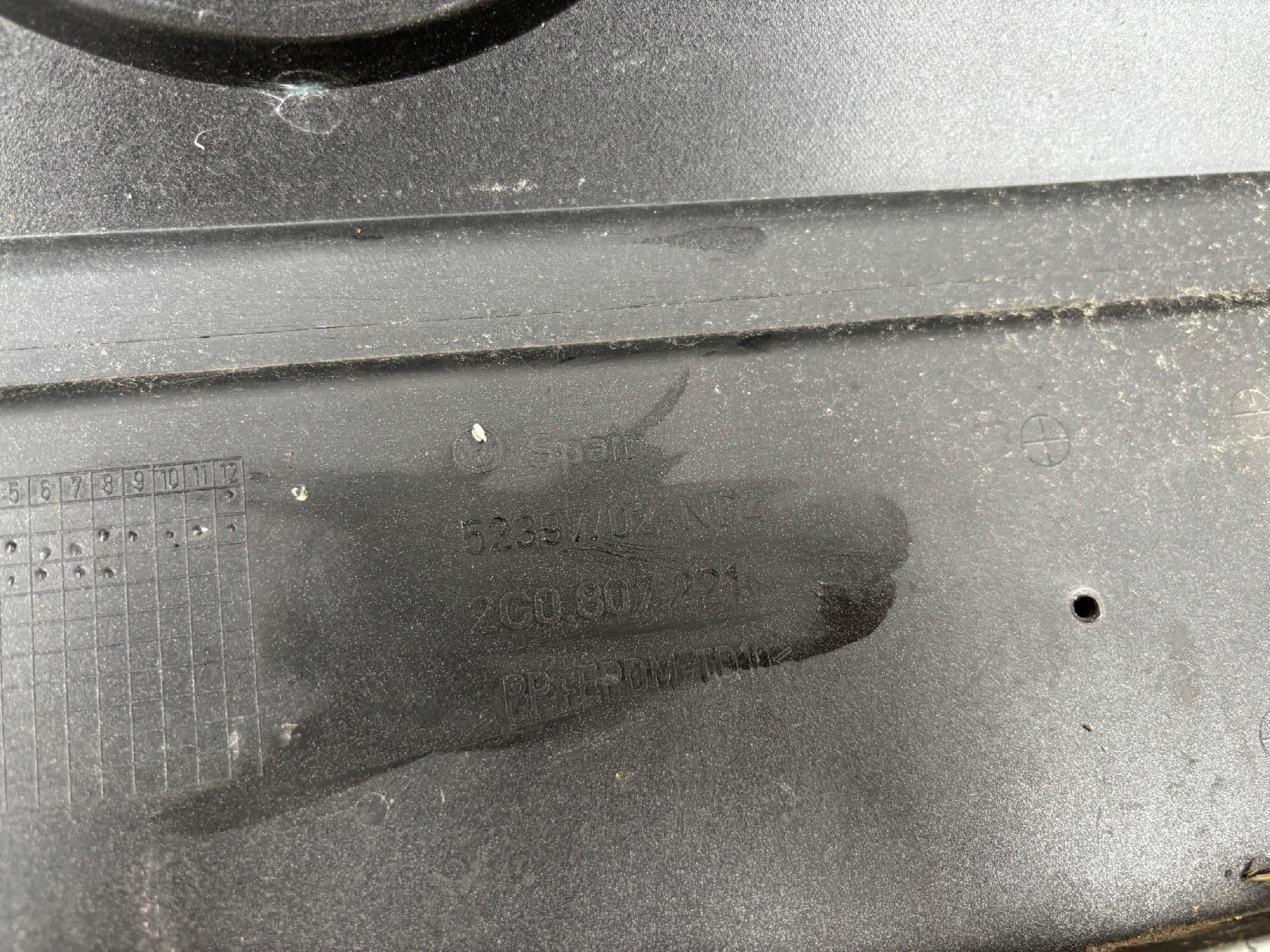 VW POLO VI 2G0 zderzak przedni przód skorupa zderzaka