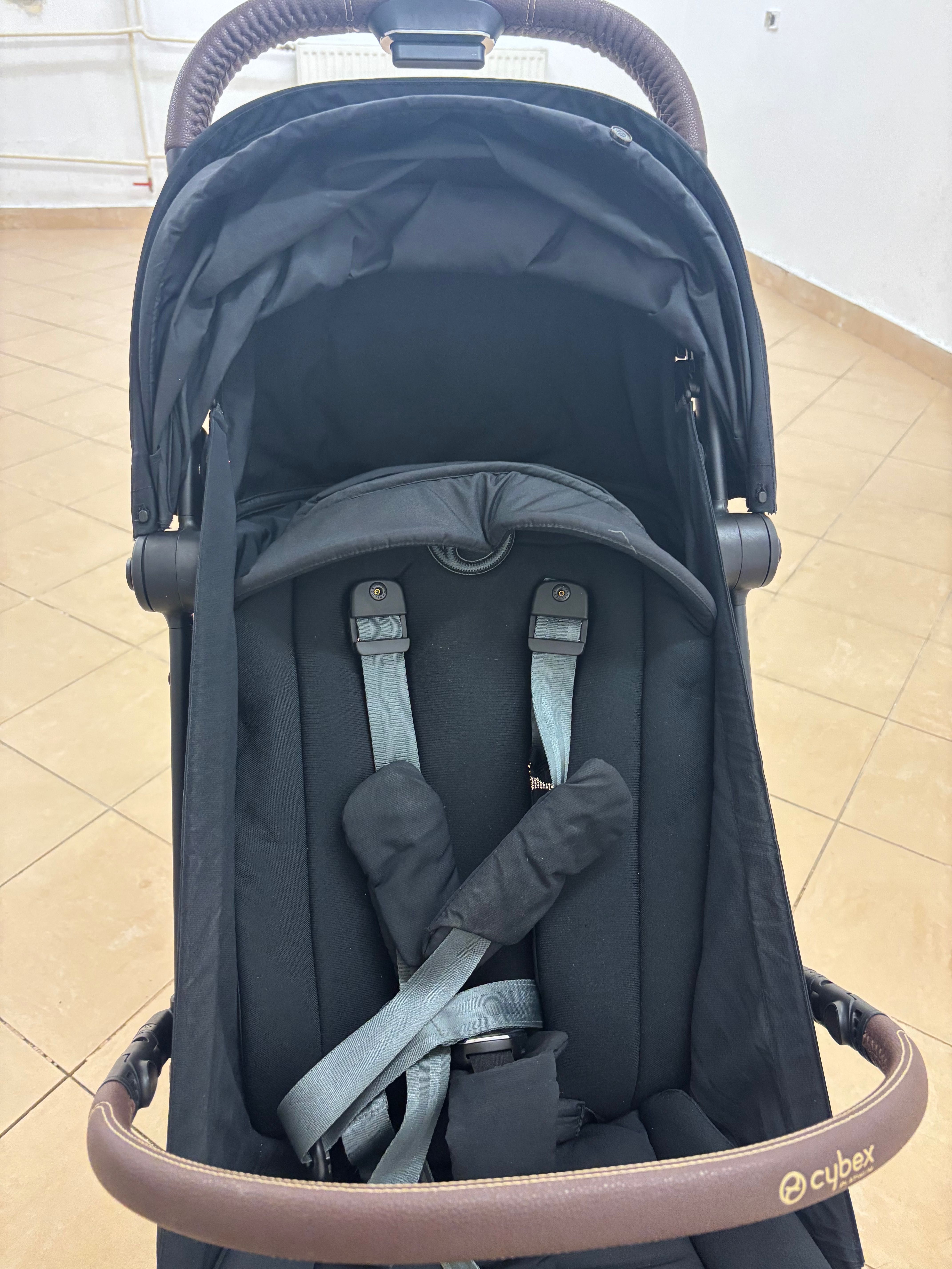Cybex Coya czarny z pałąkiem