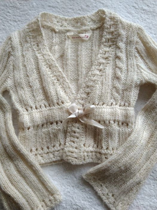 122cm bolerko narzutka sweterek długi rękaw kremowe