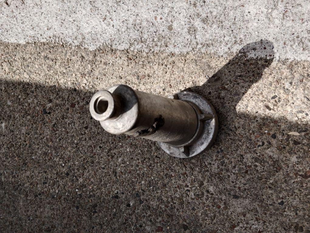 Prądownica hydrantowa aluminiowa z czasów PRL.