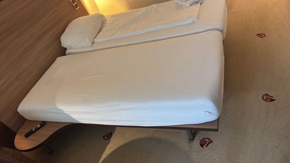 Łóżka z materacami 90x200 i półką okazja !