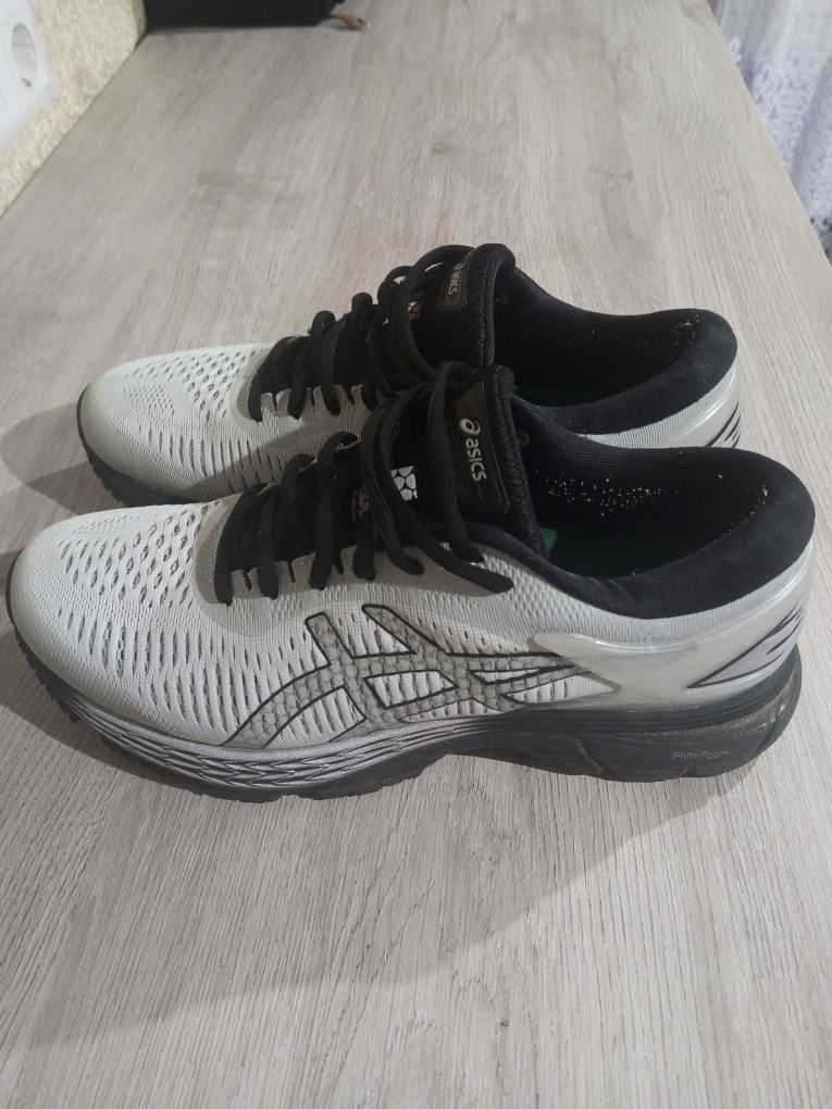 ASICS gel-kayano 25