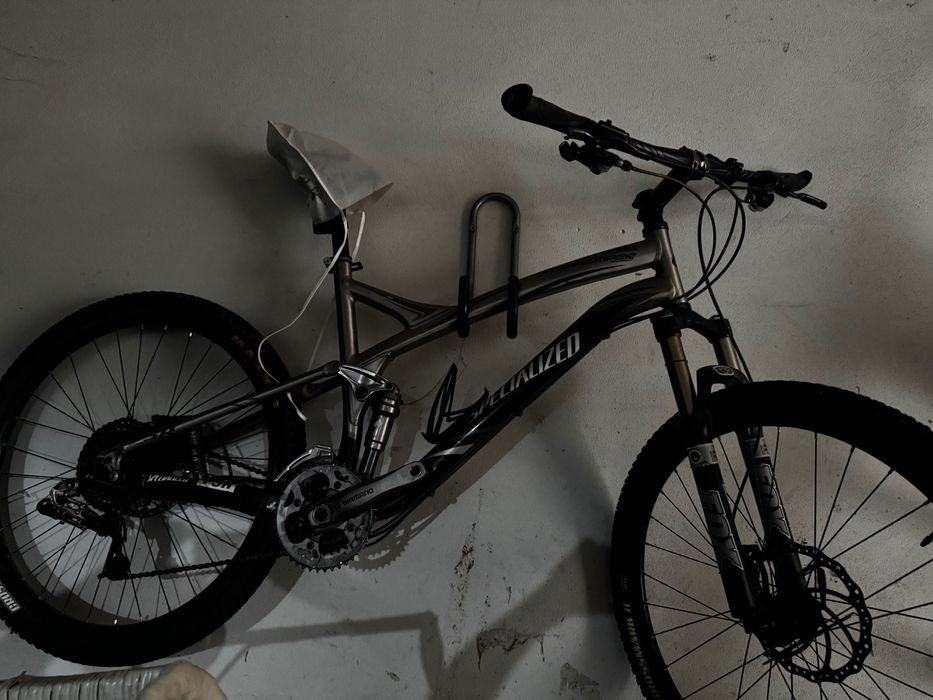 Bicicleta Specialized suspensão total