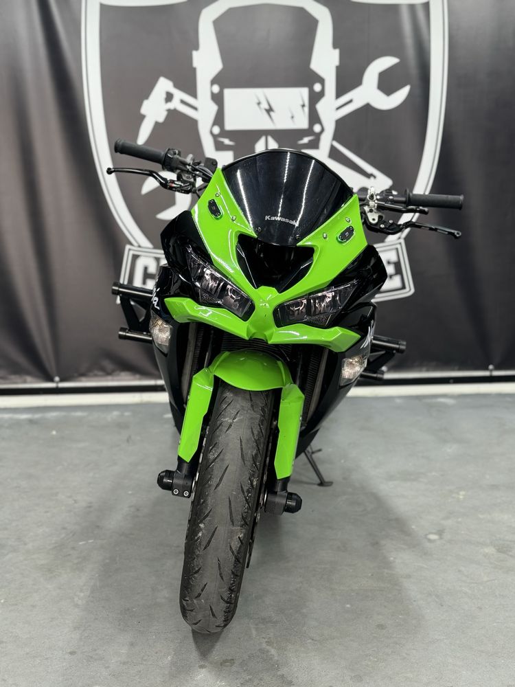 Kawasaki Zx6R 636 Ninja stunt