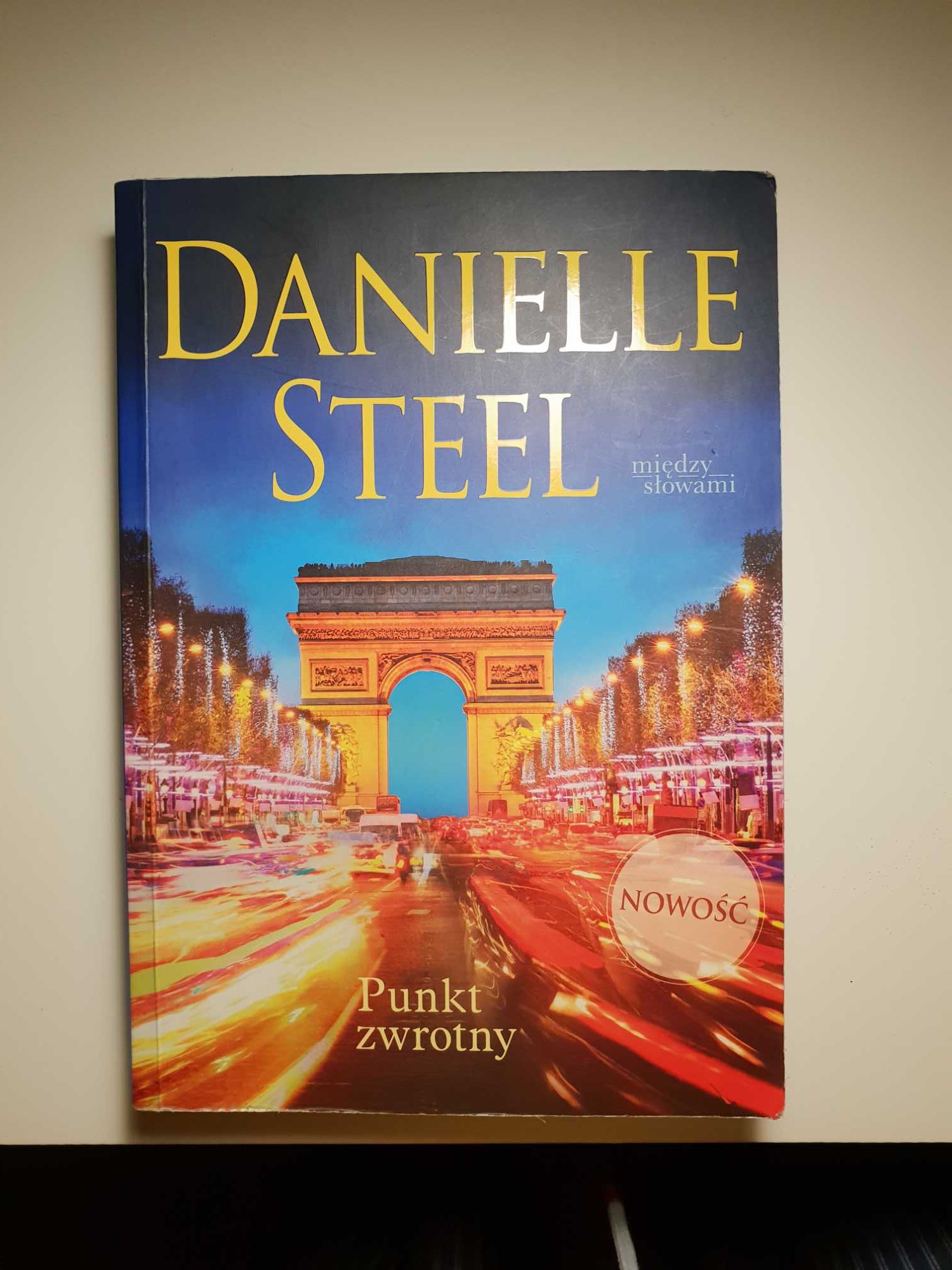 Książka Danielle Steel Punkt zwrotny powieść