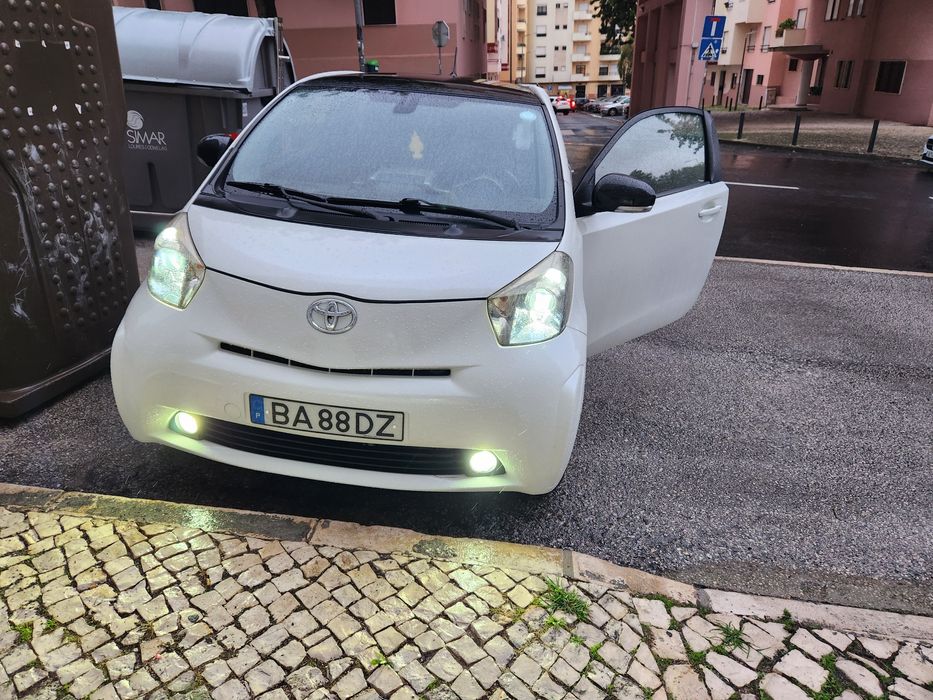 Toyota iq impecável