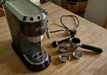 Ekspres kolbowy DE LONGHI EC 685.BK Dedica Style