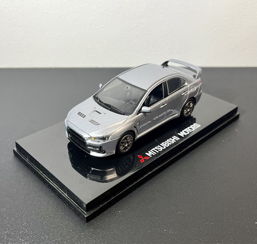 Модель Mitsubishi Lancer Evo X 1/43
