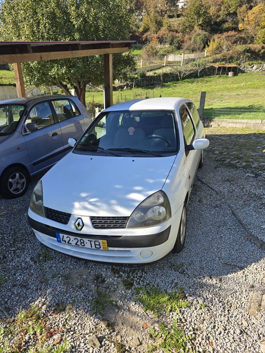 Renault clio comercial 2002