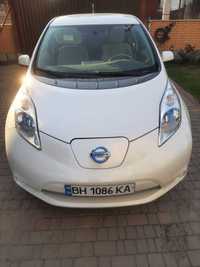 Электро авто Nissan Leaf 2013 год