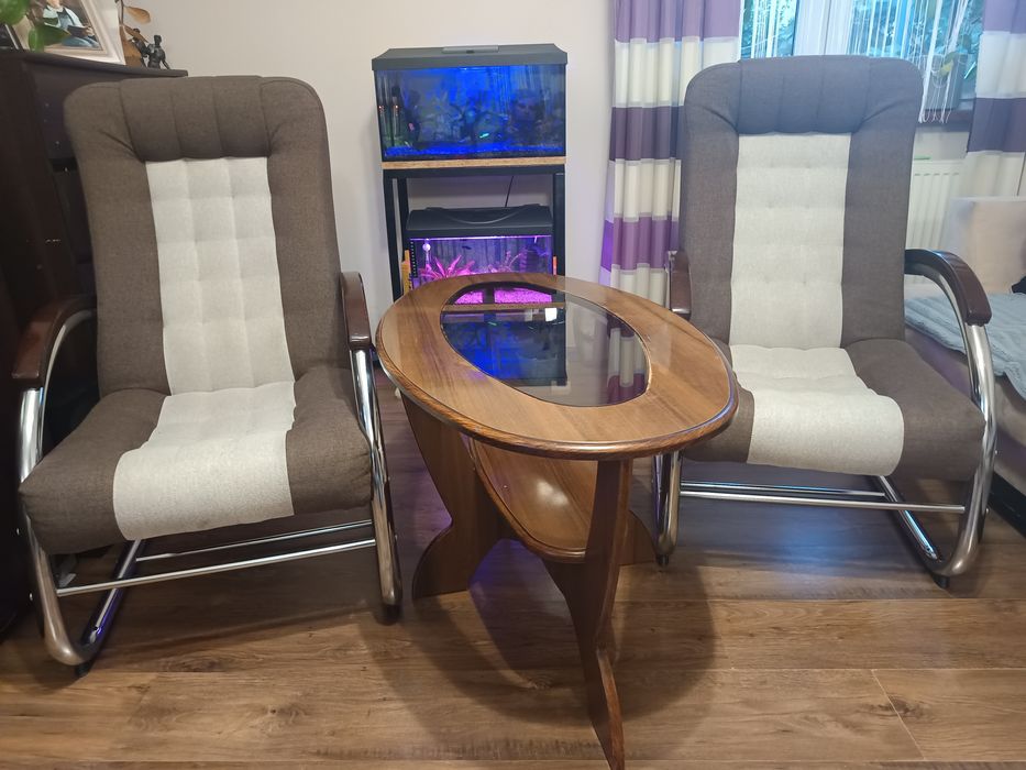 Fotele i ława ze szkłem