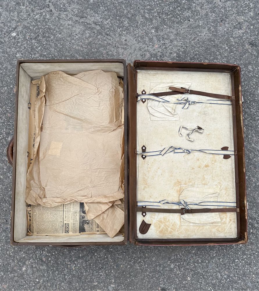 Японские старинные кожаные чемоданы 40-х годов