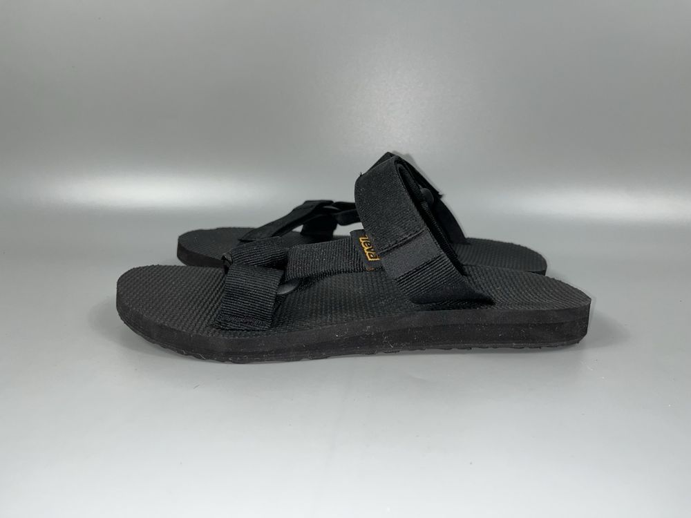 Сандалі Teva 39.5 розмір (по дліні 25 см)