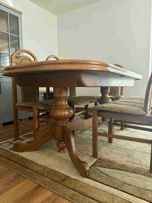 Stół Dębowy z dwunastoma krzesłami