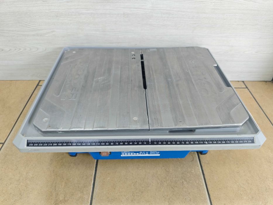 Elektryczna przecinarka do płytek ceramicznych 180 mm 450W DEXTER
