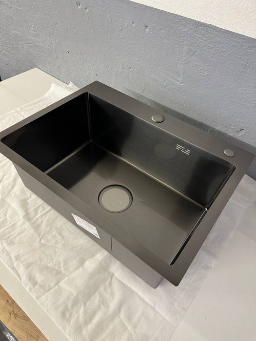 Кухонная мойка 58*43 PVD черная Valeso Handmade ( 3,0/0,8)