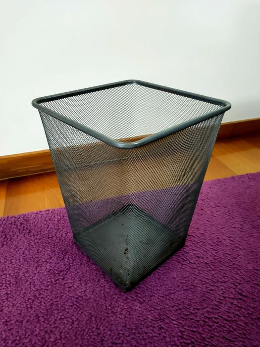 Caixote do lixo metal