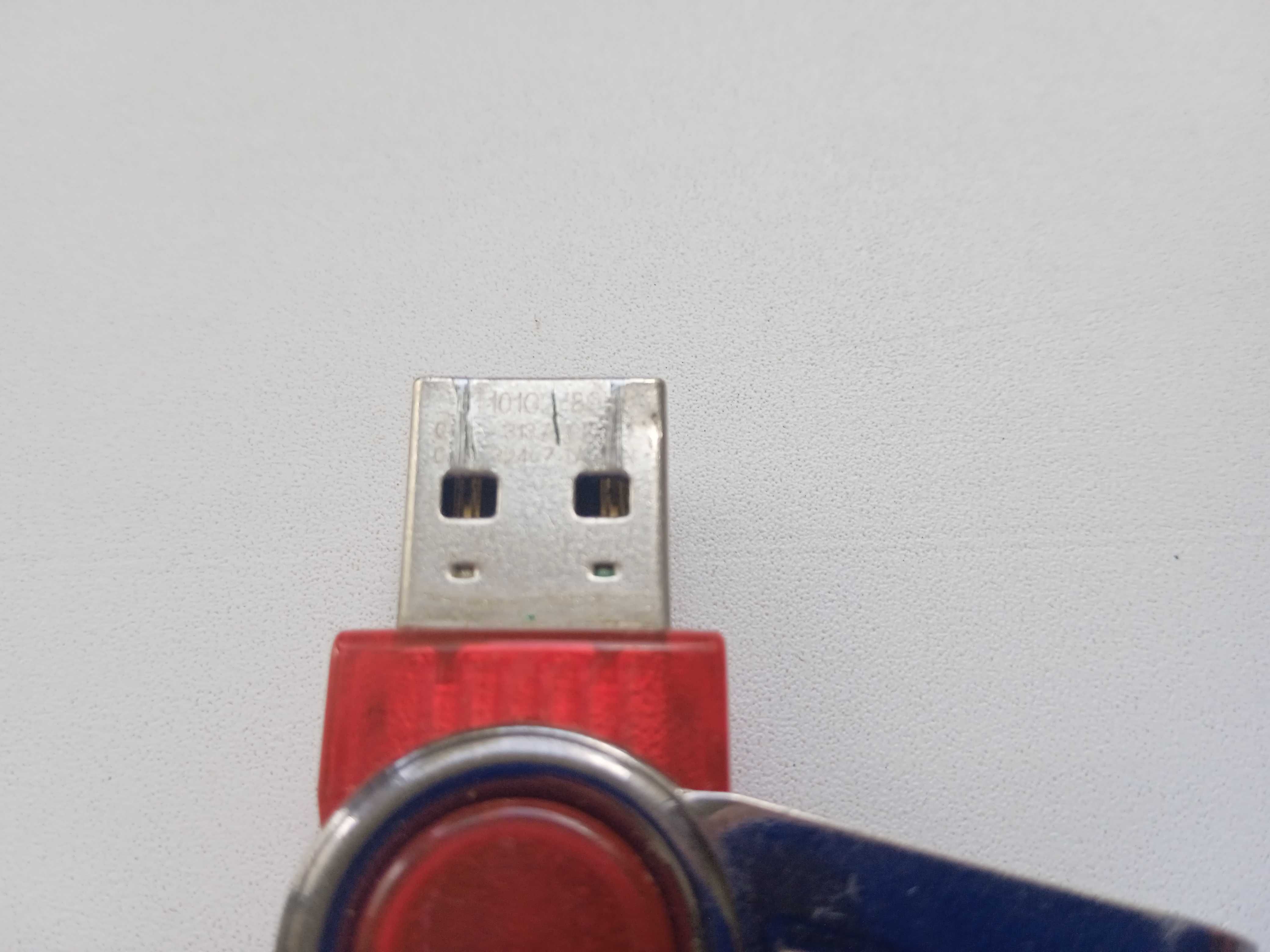 usb-накопитель, флешка Kingstone, под ремонт восстановление