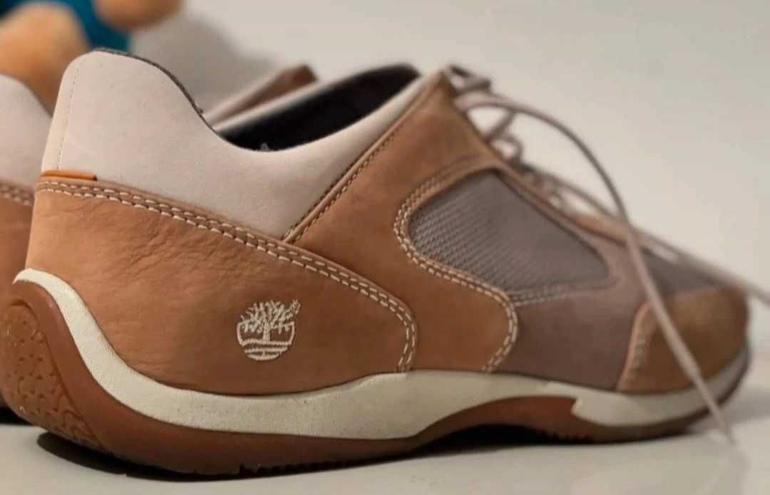 Sapatos da Timberland e da DKNY como novos