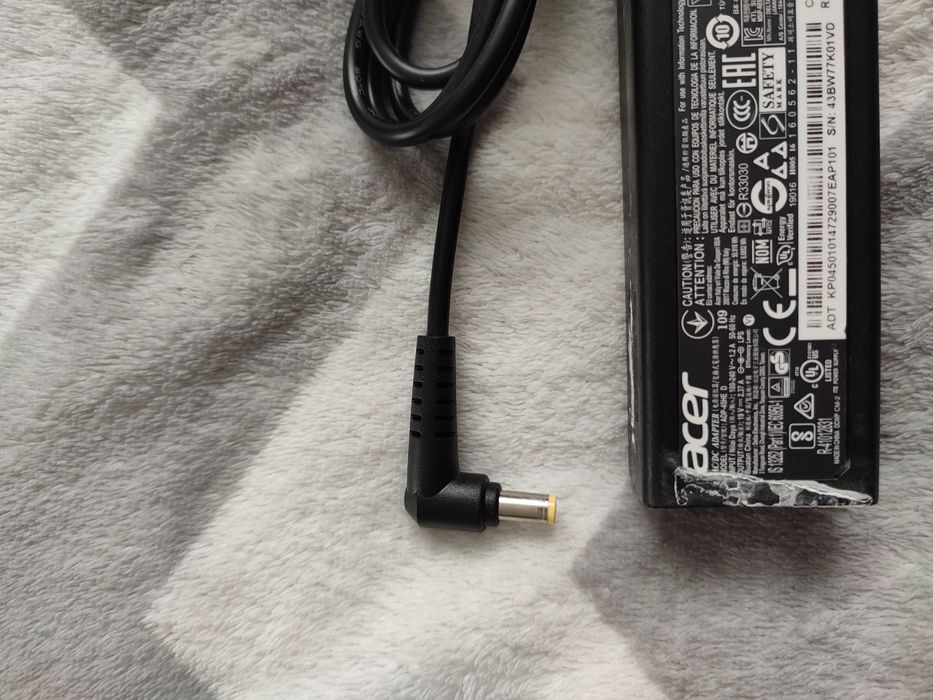 Блок живлення зарядка для Acer 19V 2,37A /Оригінал/