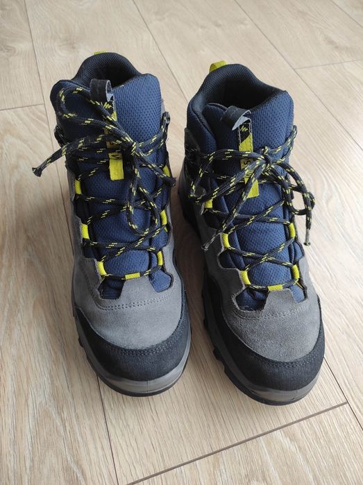 Buty turystyczne  Quechua wodoodporne r. 39