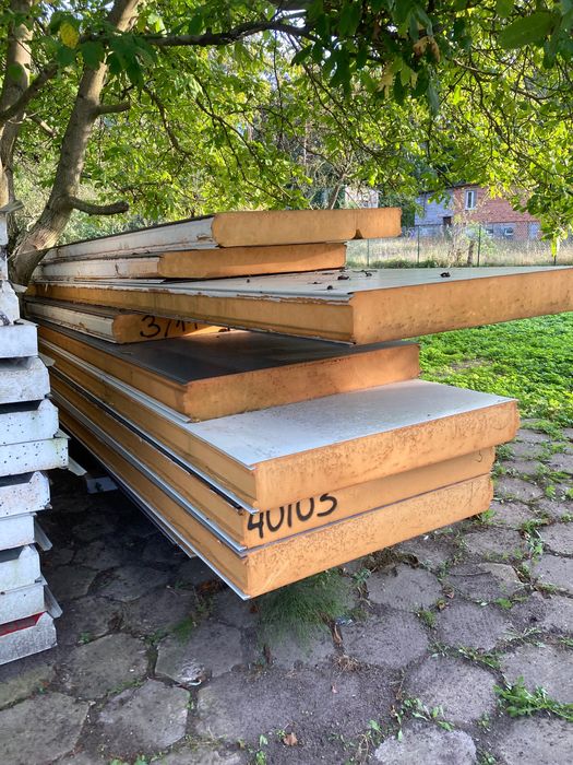 Płyty warstwowe ścienne lub dachowe