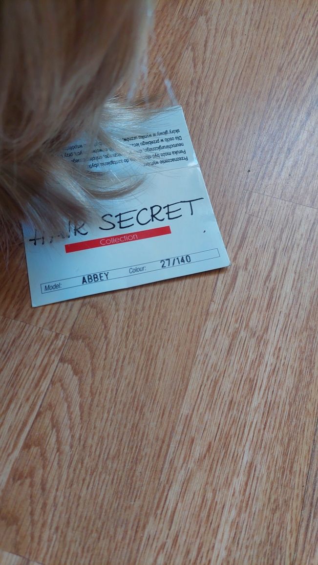 Peruka blond nowa
