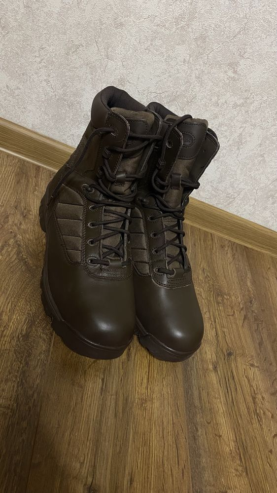 Оригінальні берци Bates