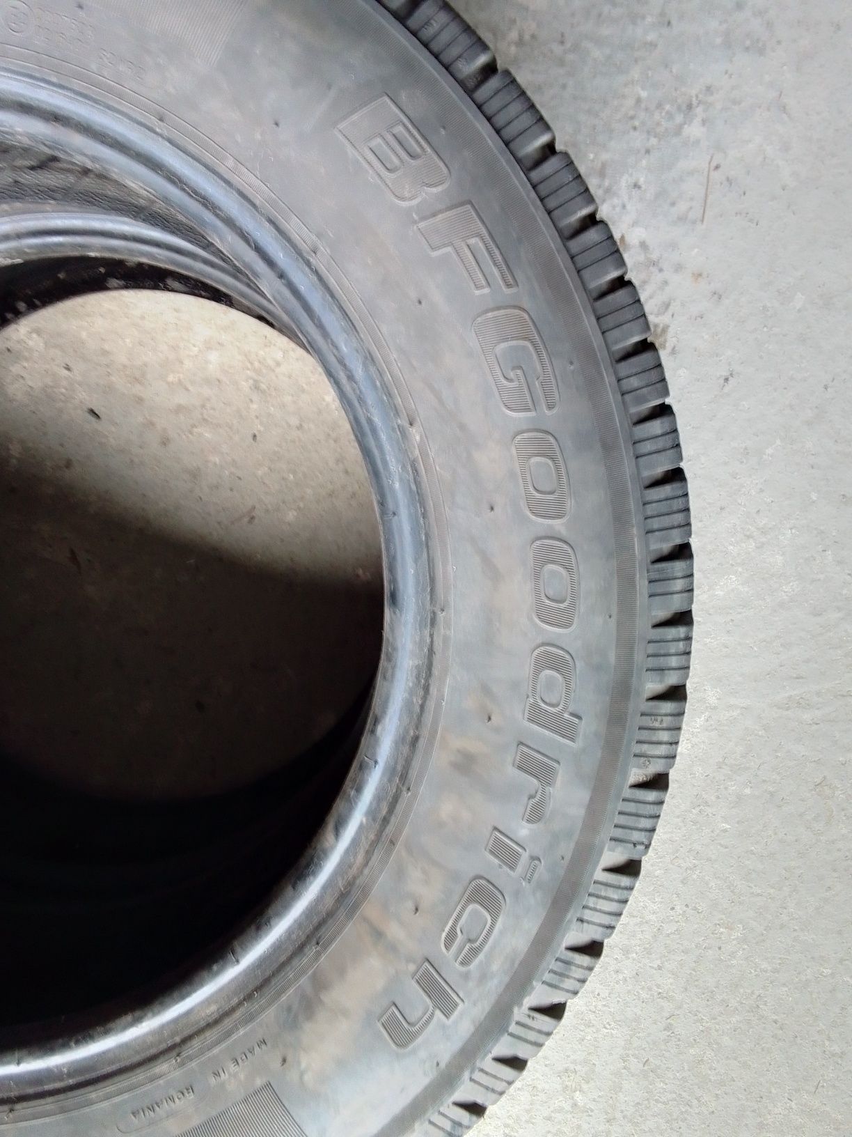 2 Opony zimowe 215/65r16C BF GOODRICH