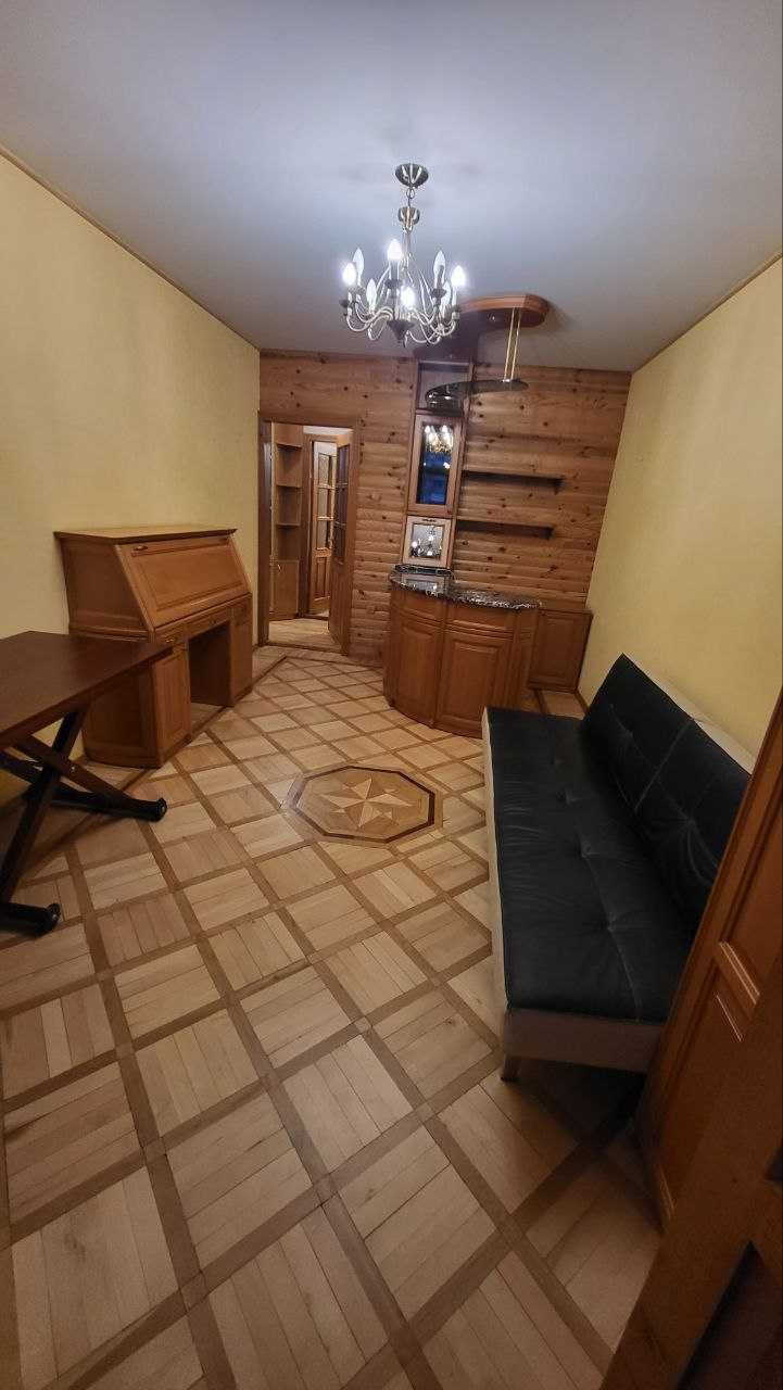 3 к. квартира с ремонтом и мебелью, м. Холодная гора
