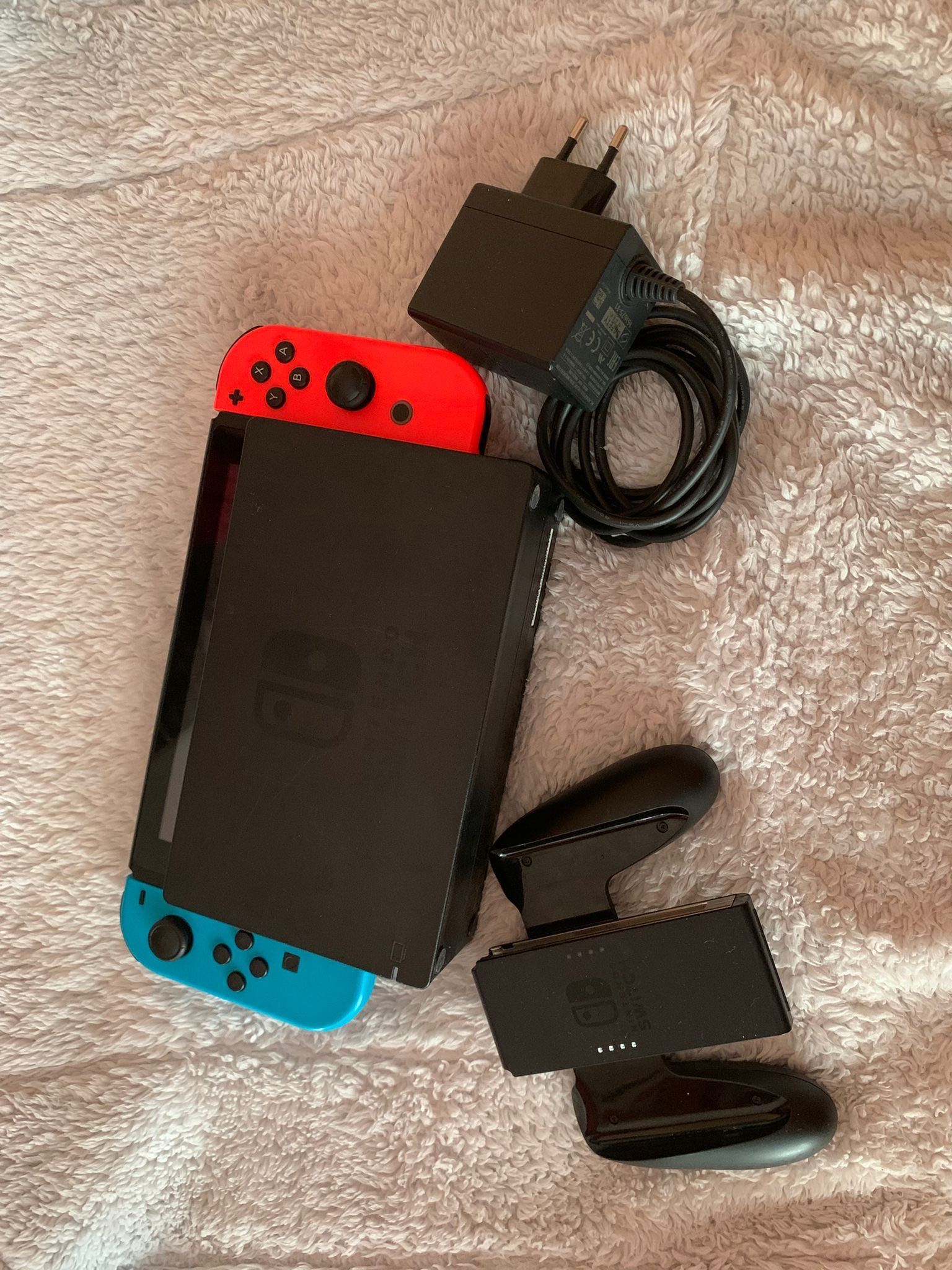 Nintendo Switch vermelho e azul