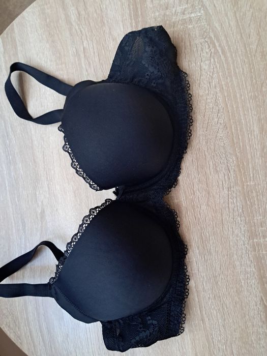 Biustonosz pushup firmy Esotiq rozm. 70F