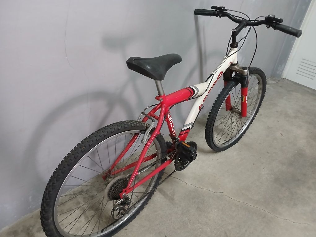 Bicicleta com amortecedores
