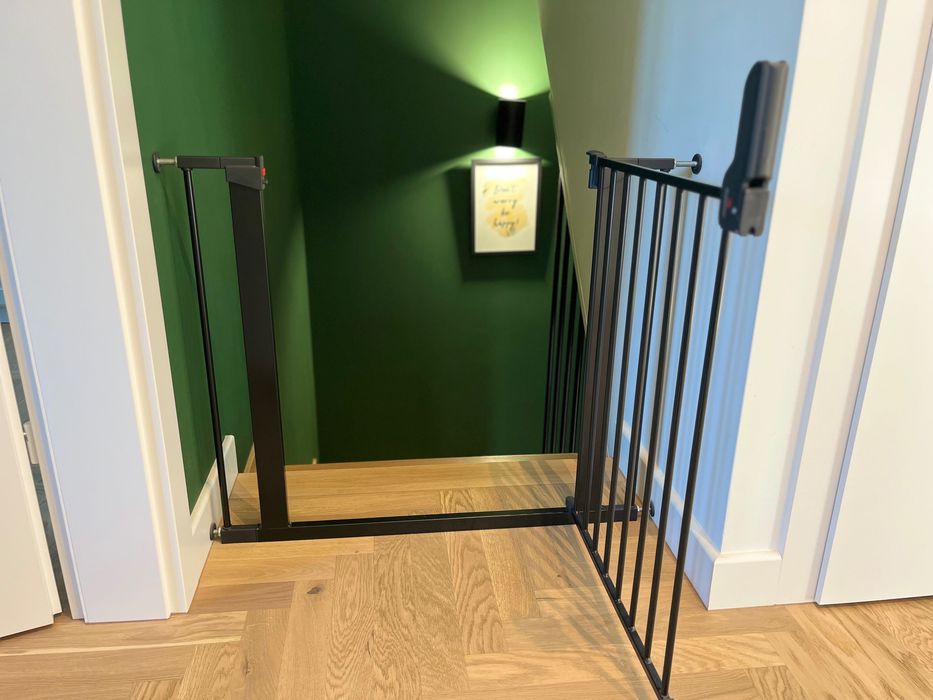 Baby Dan Bramka ochronna na schody drzwi PREMIER czarny 86-93,3