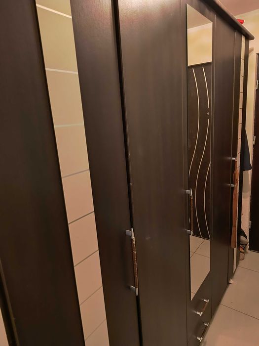 Sprzedam szafę 217 x 227