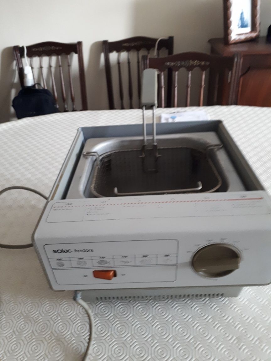 Fritadeira Solac a óleo ou azeite