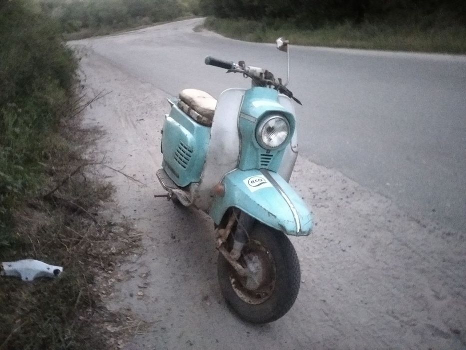 Срочно Продам мотороллер вятку