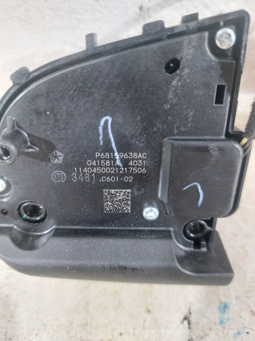 Jeep Grand Cherokee 14- Кнопки управления на руле левые / правые