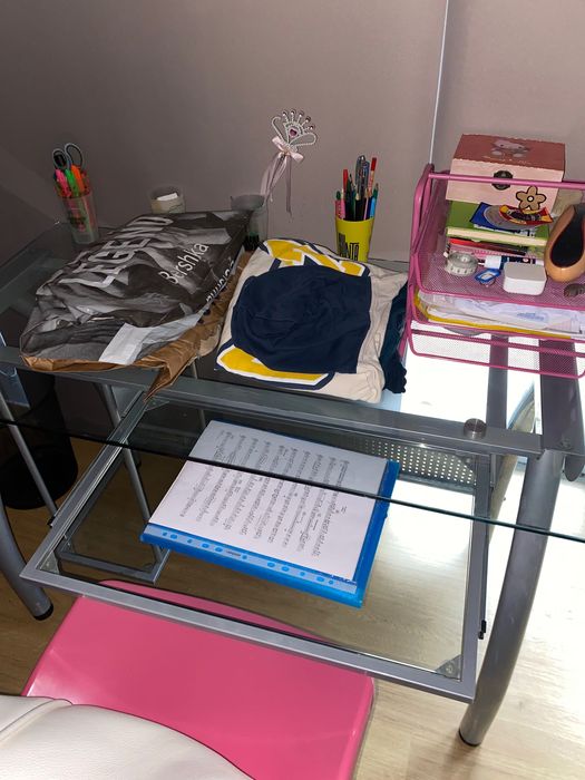 Secretária com Tampo em Vidro