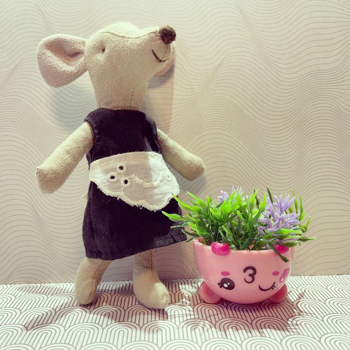 Kwiat w doniczce z minką dla myszek maileg zabawka miniatura