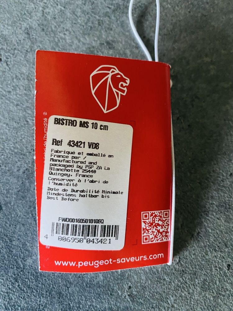 Pieprzniczka i solniczka PEUGEOT Cena za komplet